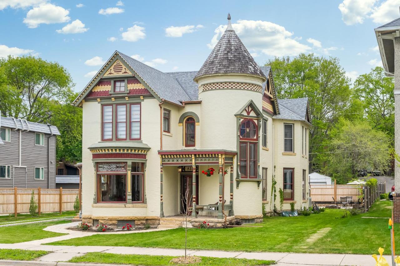 Moulin Rouge House Bed And Breakfast Mankato Esterno foto
