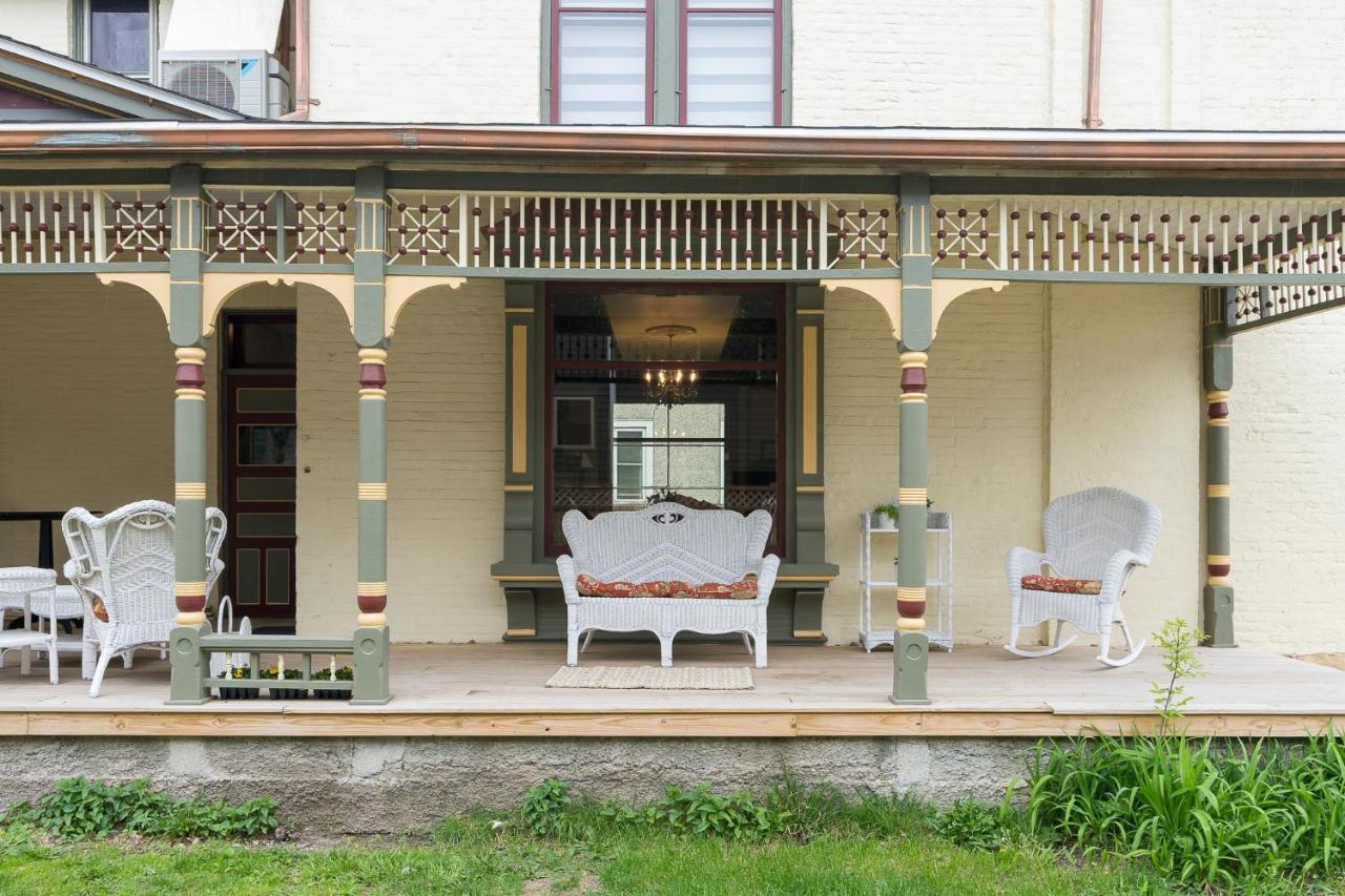Moulin Rouge House Bed And Breakfast Mankato Esterno foto