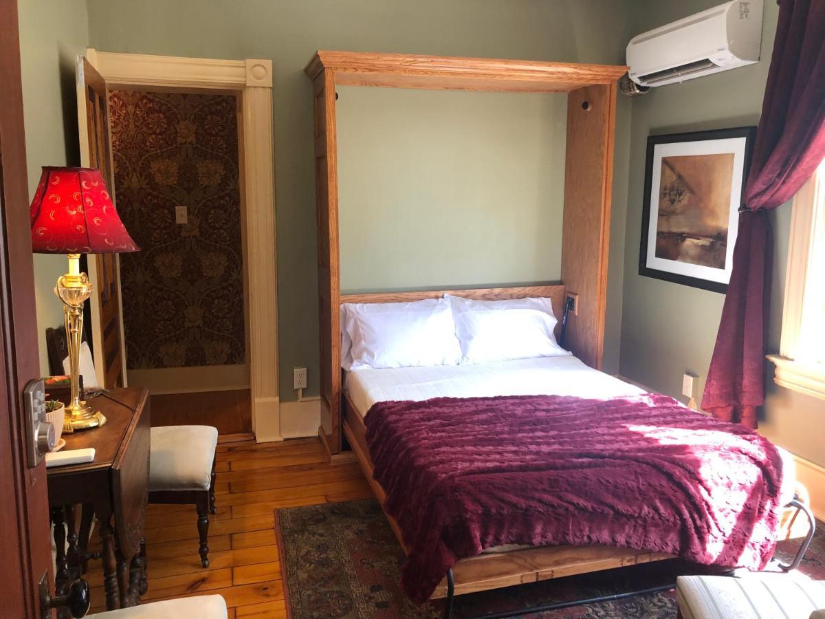 Moulin Rouge House Bed And Breakfast Mankato Esterno foto