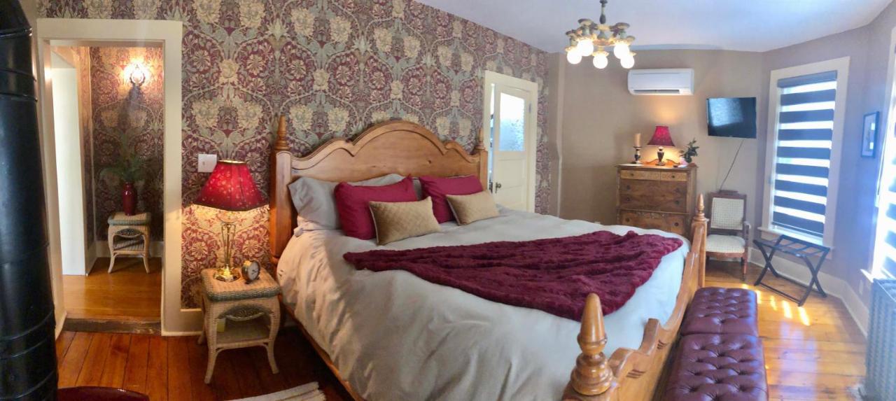 Moulin Rouge House Bed And Breakfast Mankato Esterno foto